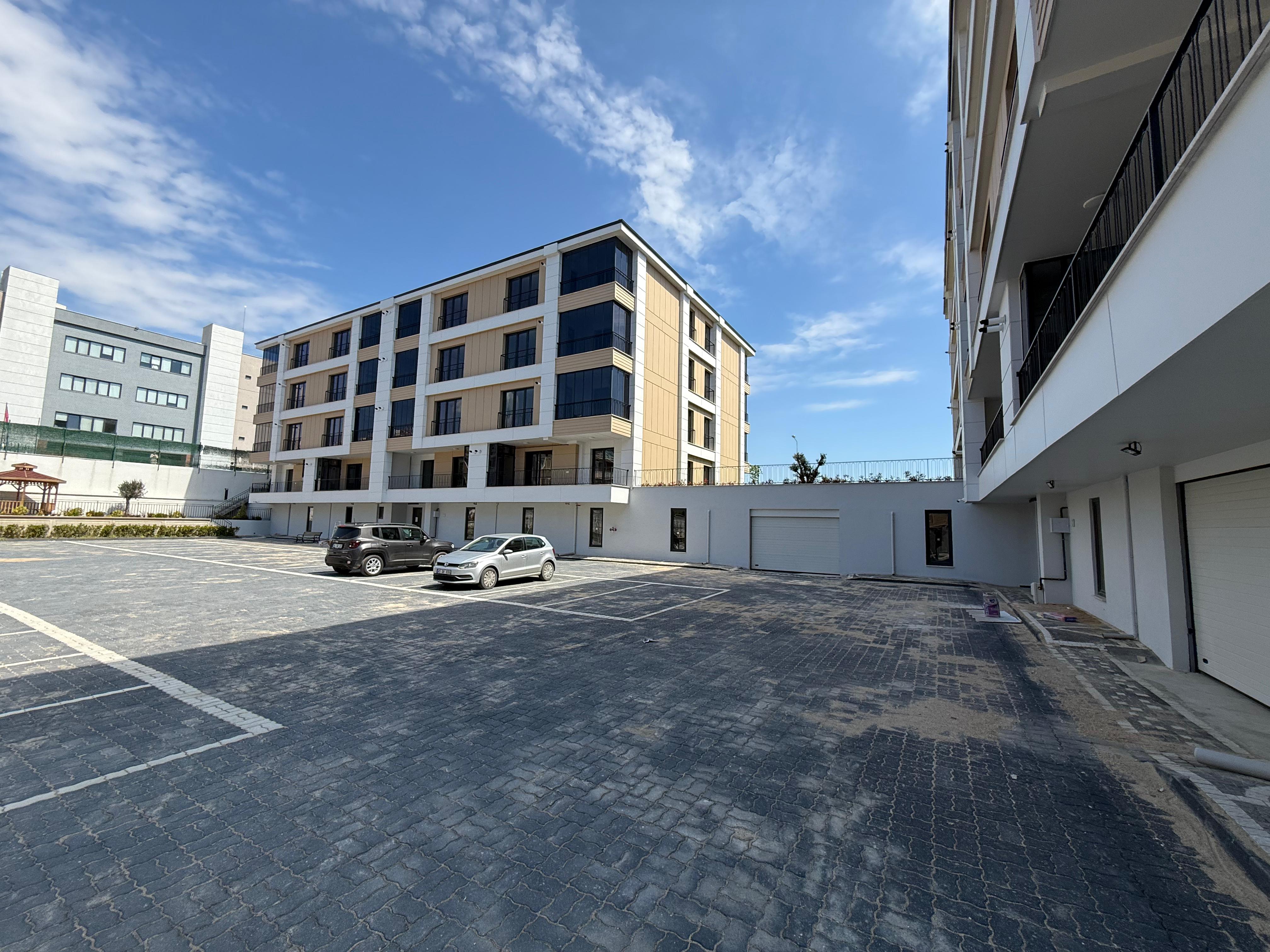 İSTİKLAL MAH HÜKÜMET KONAĞI YANINDA GENÇER PARK SİTESİNDE 2+1 SATILIK DAİRE